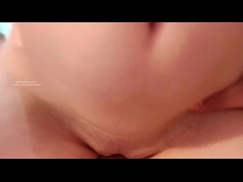 ❤️ 睡在姐姐的房间里，就这样被吵醒了 at us zh-cn.pinkporno.ru❌️❤
